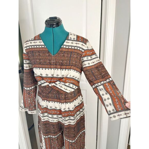 Entro NWT Batik Print 3/4 Sleeve V Neck Crop Wide Leg One Piece Jumpsuit Romper - Picture 7 of 14